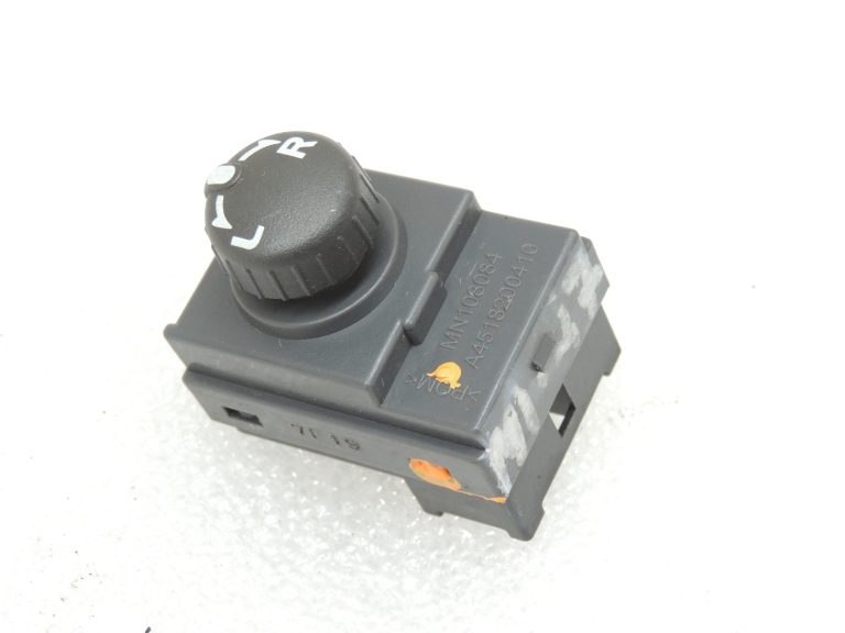Mitsubishi Colt VI Z30 Ārējo spoguļu regulēšanas slēdzis MN108084 8608A129