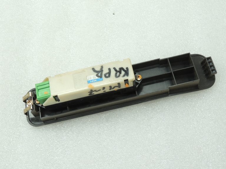 Mitsubishi L200 K7 Priekšējais labās puses elektrisko logu slēdzis sudraba 8608A026HA