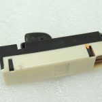 Mitsubishi L200 K7 Logu regulatora slēdzis aizmugurējais labais MR228167 8608A028HA