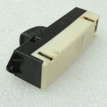 Mitsubishi L200 K7 Logu regulatora slēdzis aizmugurējais labais MR228167 8608A028HA
