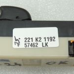 Mitsubishi L200 K7 Logu regulatora slēdzis aizmugurējais labais MR228167 8608A028HA