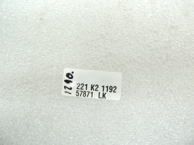 Oriģinālais Mitsubishi L200 K7 4D56 2.5TD AC kompresora siksnas spriegotājs MR147935