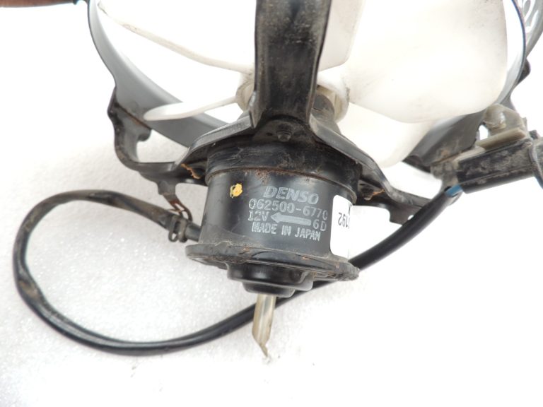 Oriģinālā Mitsubishi L200 K7 starpdzesēšanas ventilators Starpdzesēšanas ventilators MR212124