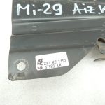 Mitsubishi Pajero 3,2Di-D V78W Aizmugurējā bampera stiprinājums kreisais MR478819