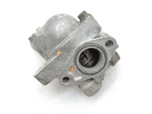 Oriģinālās Mitsubishi Pajero 3,2Di-D V78W termostata korpuss ME203572, ME203432