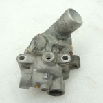 Oriģinālās Mitsubishi Pajero 3,2Di-D V78W termostata korpuss ME203572, ME203432