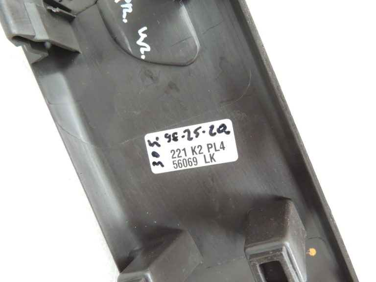 Renault Espace V MK5 JR Durvju sliekšņu apdares priekšējā kreisā 769520067R