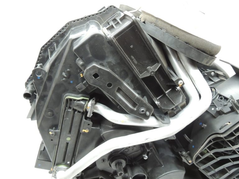 Renault Espace V JR gaisa kondicioniera apsildes kārbas korpuss gaisa plūsmas aizbīdņi 271206774R