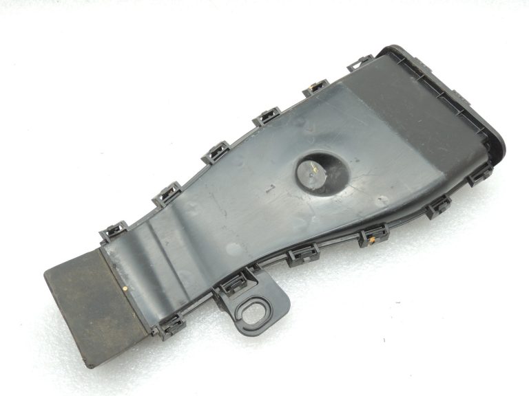 Oriģinālā aprīkojuma Mercedes Benz W205 Dzinēja nodalījuma drenāžas vārsts pa labi A2058320284