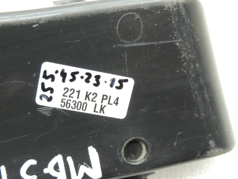 Oriģinālā aprīkojuma Mercedes Benz W205 Dzinēja nodalījuma drenāžas vārsts pa labi A2058320284