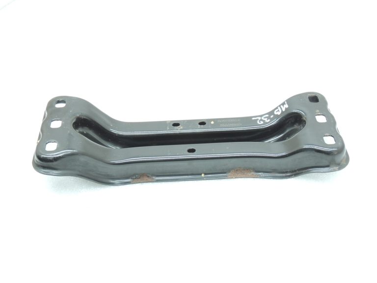 Oriģinālā Mercedes Benz W205 AMG C63 aizmugurējais automātiskās transmisijas stiprinājums A2052401702