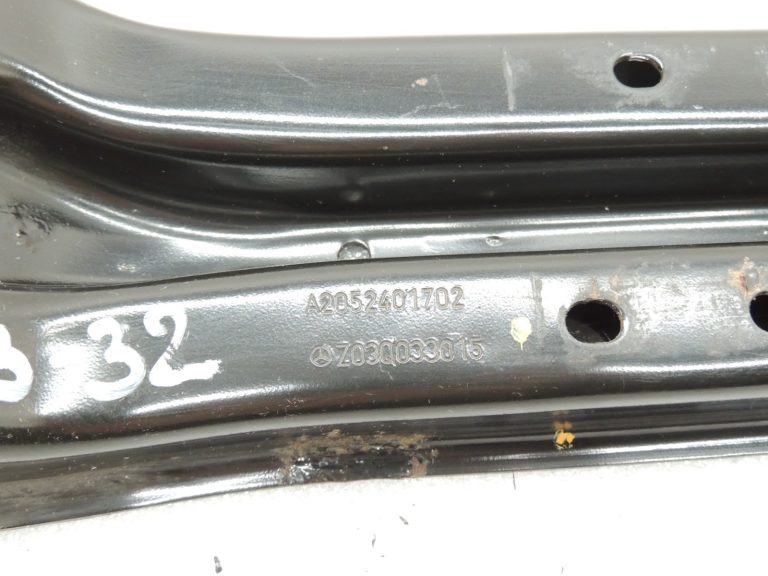 Oriģinālā Mercedes Benz W205 AMG C63 aizmugurējais automātiskās transmisijas stiprinājums A2052401702