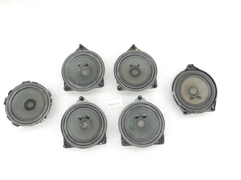 Oriģinālais Mercedes Benz W205 centrālo skaļruņu komplekts A2228200202 A2058204203