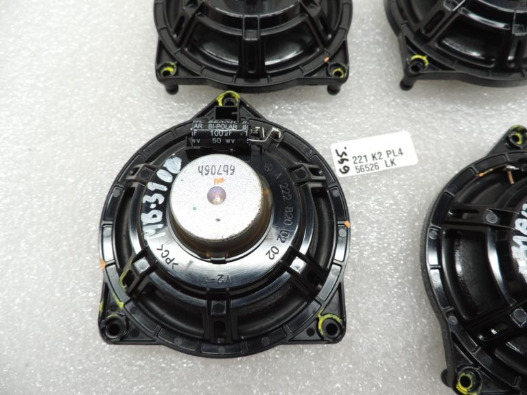 Oriģinālais Mercedes Benz W205 centrālo skaļruņu komplekts A2228200202 A2058204203