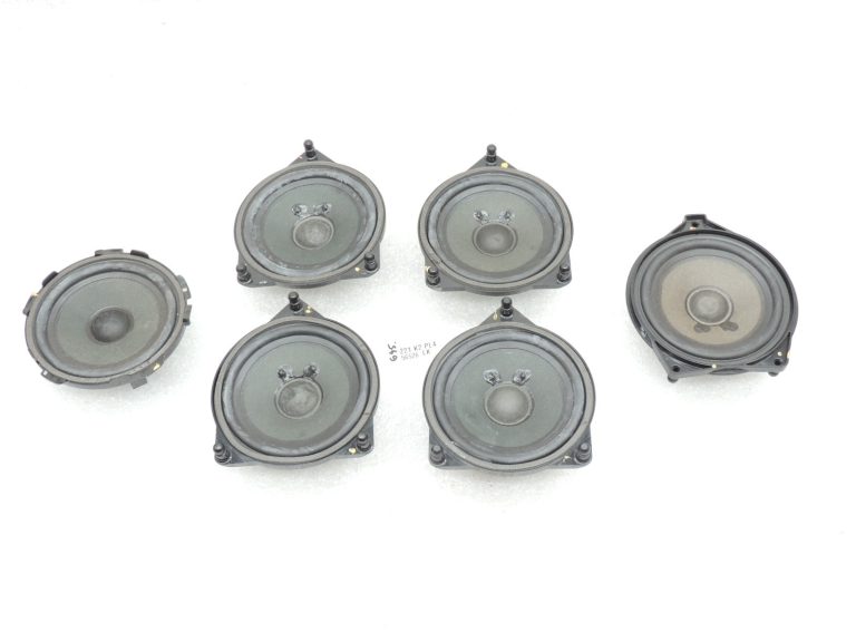 Oriģinālais Mercedes Benz W205 centrālo skaļruņu komplekts A2228200202 A2058204203
