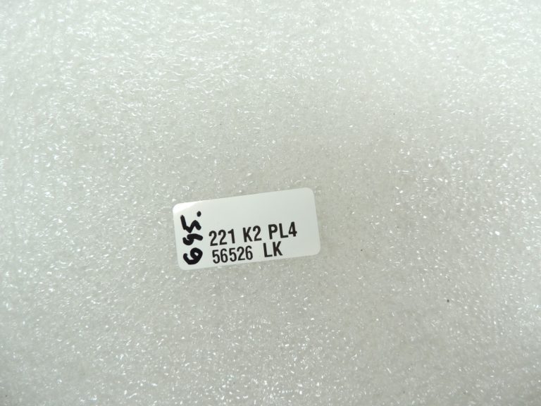 Oriģinālais Mercedes Benz W205 centrālo skaļruņu komplekts A2228200202 A2058204203