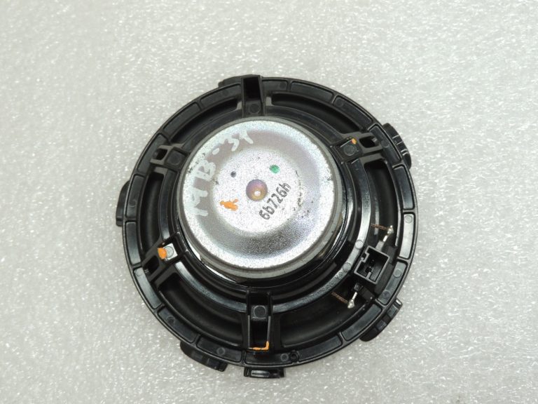 Oriģinālais Mercedes Benz W205 centrālo skaļruņu komplekts A2228200202 A2058204203