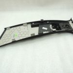 Oriģinālā Mercedes Benz W205 labās B-svārstgala augšējā apdare melna A2056900326