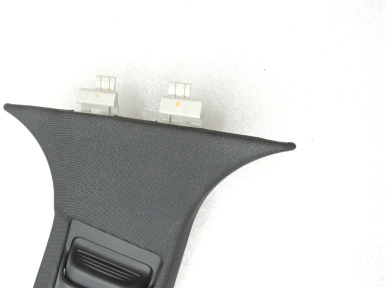 Oriģinālā Mercedes Benz W205 labās B-svārstgala augšējā apdare melna A2056900326
