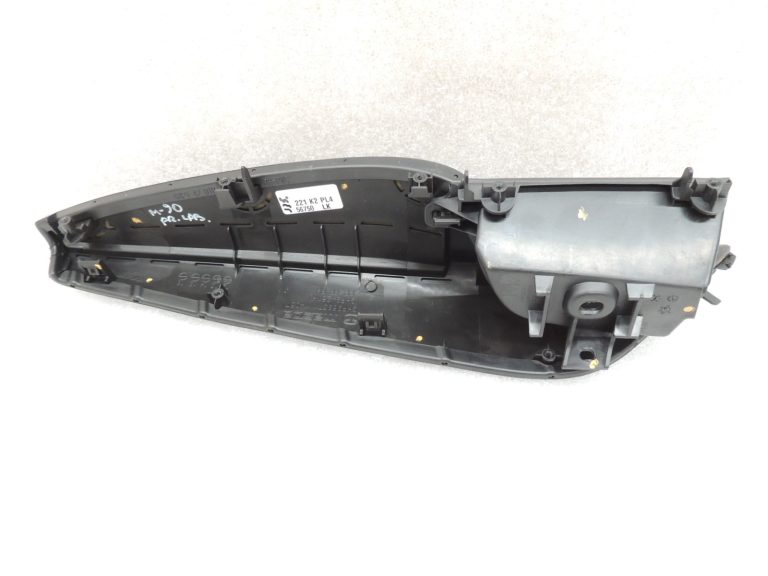 Oriģinālā Mazda 6 III GJ GL durvju paneļa priekšējā labā daļa GHP969371