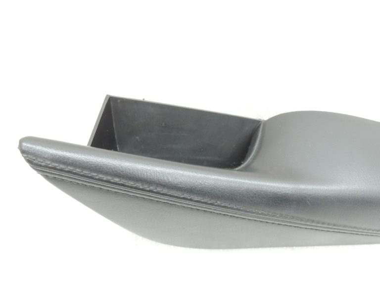 Oriģinālā Mazda 6 III GJ GL durvju paneļa priekšējā labā daļa GHP969371