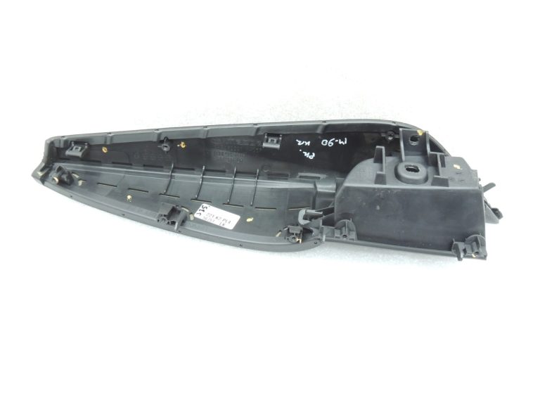 Oriģinālā Mazda 6 III GJ GL durvju paneļa roku balsts priekšējais kreisais GHP969391