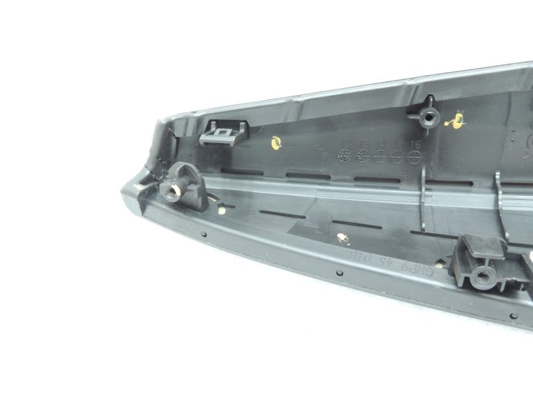 Oriģinālā Mazda 6 III GJ GL durvju paneļa roku balsts priekšējais kreisais GHP969391