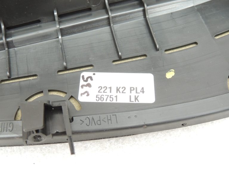 Oriģinālā Mazda 6 III GJ GL durvju paneļa roku balsts priekšējais kreisais GHP969391