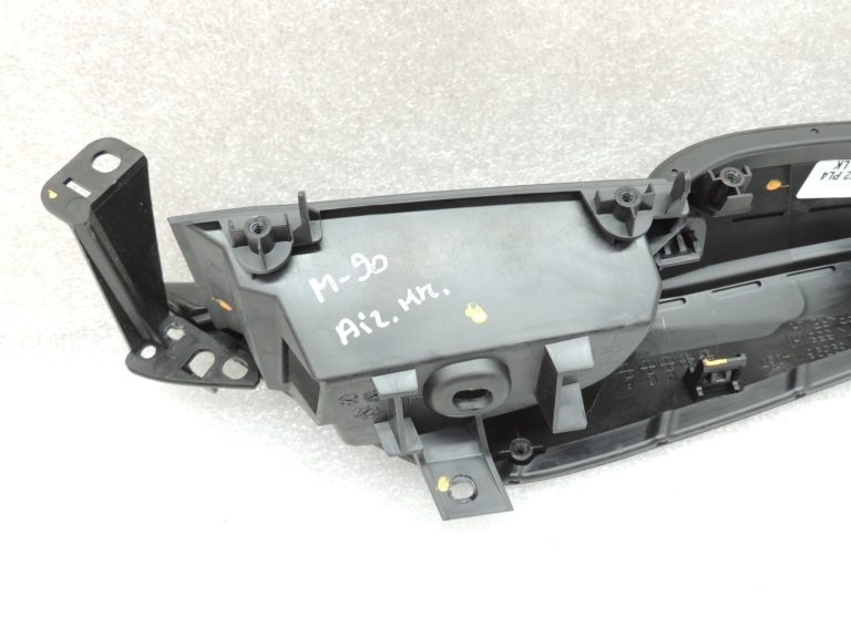 Oriģinālā Mazda 6 III GJ GL durvju paneļa roku balsts aizmugurējais kreisais GHK169396
