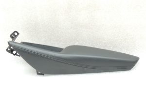 Oriģinālā Mazda 6 III GJ GL durvju paneļa roku balsts aizmugurējā labajā pusē GHK169376