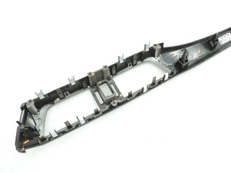 Oriģinālā Mazda 6 III GJ instrumentu paneļa apdare GN5 DARK METAL GHP955150D08