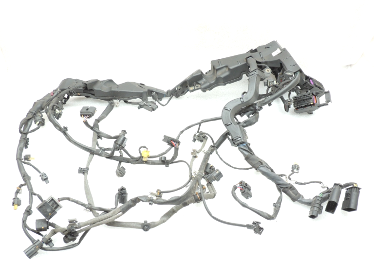 Oriģinālā Mercedes Benz W205 AMG C63 M177 motora elektroinstalācijas instalācija Motora elektroinstalācijas instalācija A1771500900