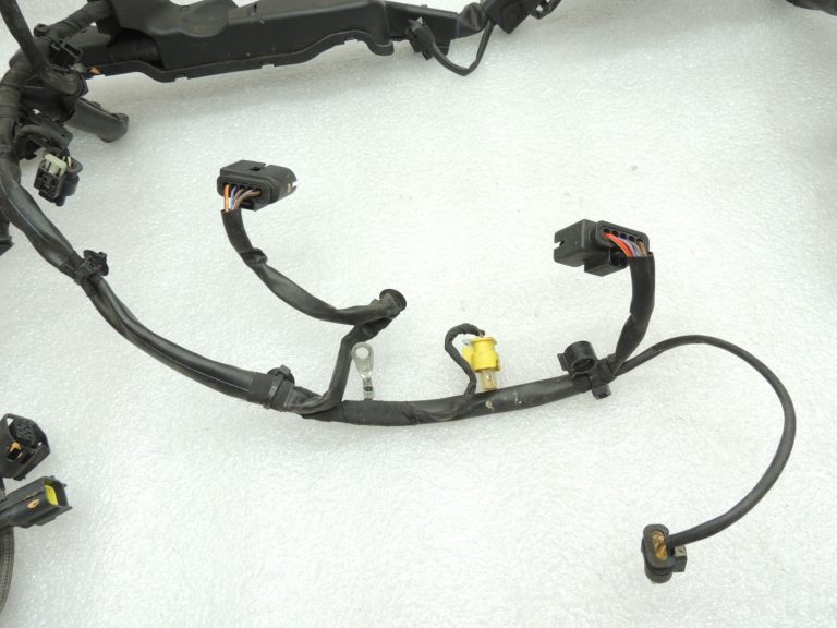 Oriģinālā Mercedes Benz W205 AMG C63 M177 motora elektroinstalācijas instalācija Motora elektroinstalācijas instalācija A1771500900