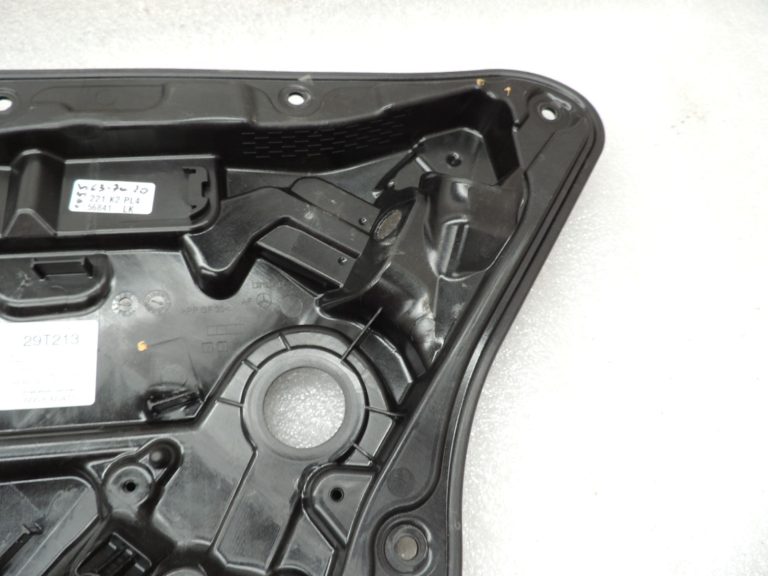 Mercedes-Benz C-klase W205 Logu regulatora mehānisms aizmugurējais labais A2057308004