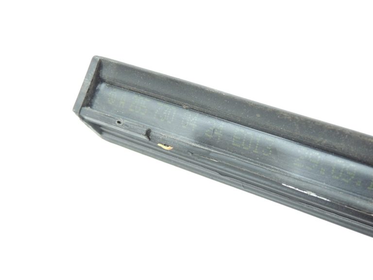 Oriģinālā aprīkojuma Mercedes W205 aizmugurējā labā loga līstes A2057300424