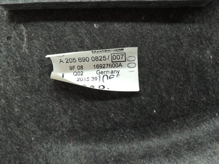 Oriģinālā Mercedes Benz W205 sedana bagāžnieka sānu apdare kreisā A2056900825