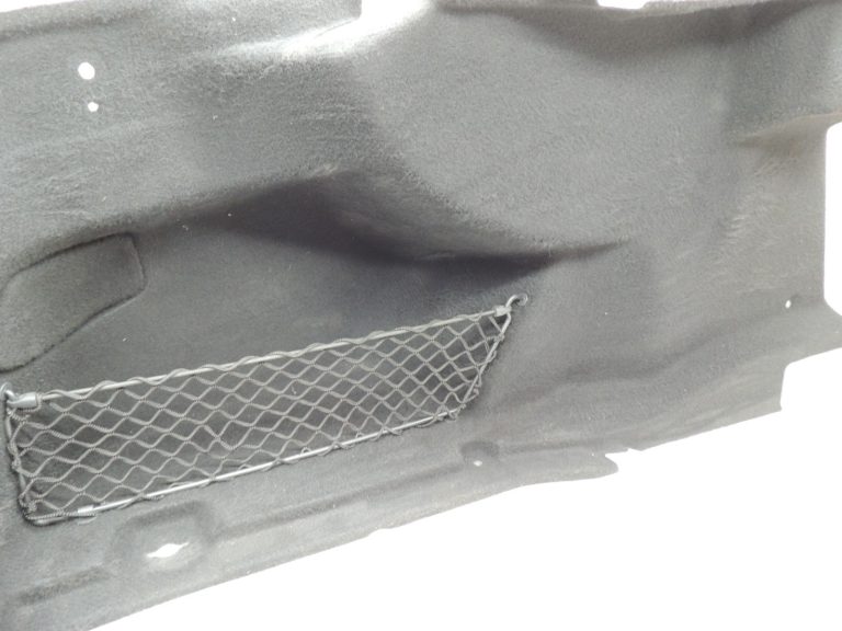 Oriģinālā Mercedes Benz W205 sedana bagāžnieka sānu apdare kreisā A2056900825