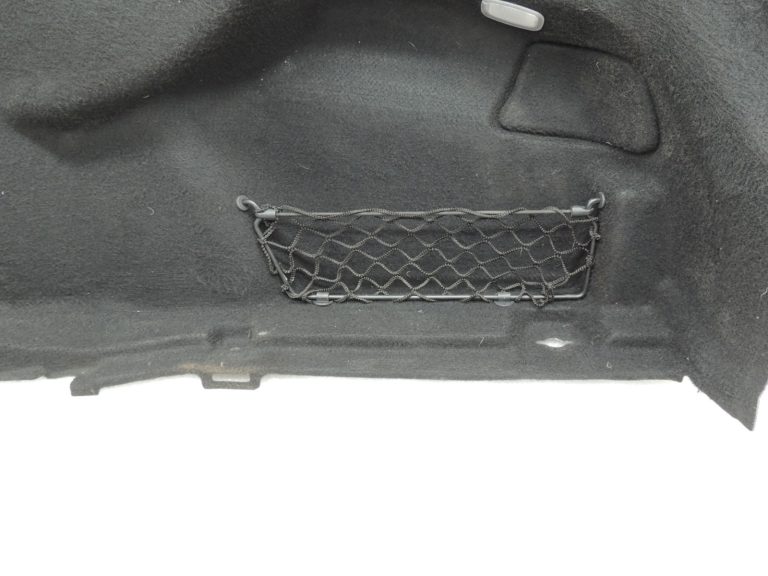 Oriģinālā Mercedes Benz W205 sedana bagāžnieka sānu apdare labajā pusē A2056902625