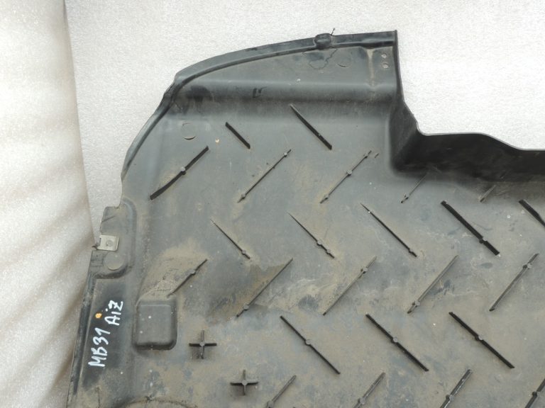 Oriģinālā Mercedes Benz W205 sedana bagāžnieka apakšējā paneļa aizmugurējā apdare