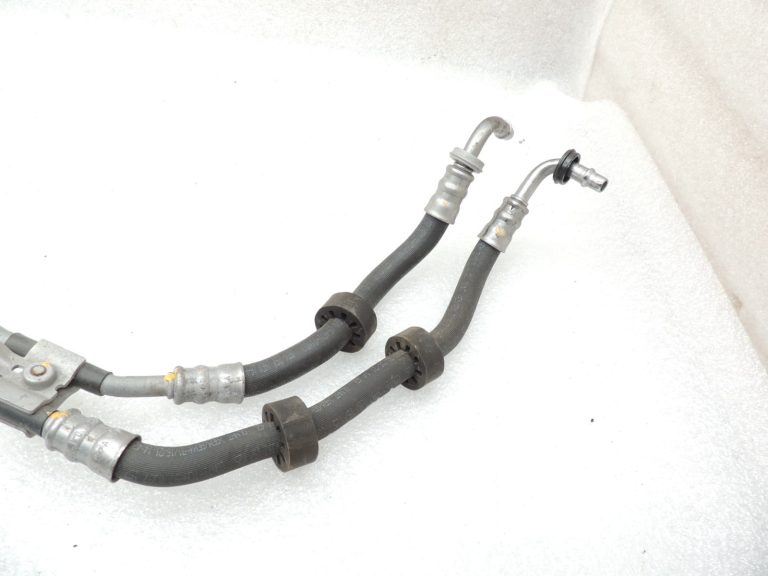 Oriģinālā aprīkojuma Mercedes Benz W205 transmisijas eļļas caurule Eļļas dzesēšanas caurules A6511805330 A6511805430