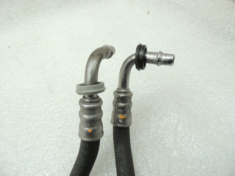 Oriģinālā aprīkojuma Mercedes Benz W205 transmisijas eļļas caurule Eļļas dzesēšanas caurules A6511805330 A6511805430