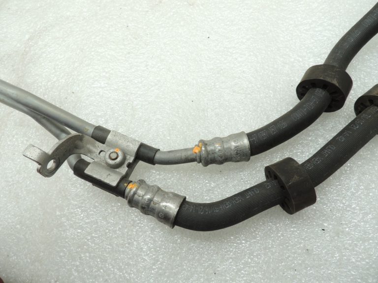 Oriģinālā aprīkojuma Mercedes Benz W205 transmisijas eļļas caurule Eļļas dzesēšanas caurules A6511805330 A6511805430