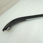 Mercedes W205 sedans hromēta durvju loga aizmugurējā loga blīvējums kreisajā pusē A2057355300