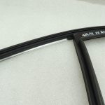 Mercedes W205 sedans hromēta durvju loga aizmugurējā loga blīvējums kreisajā pusē A2057355300