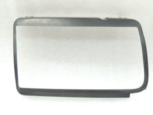 Opel Frontera B priekšējo lukturu vāka rāmja apdare labajā pusē 97184804