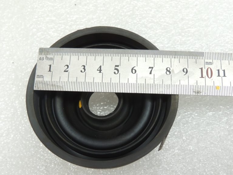 Toyota Avensis T25 halogēna priekšējo lukturu vāka vāciņš Labais 8113505240