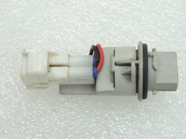 Toyota Avensis T25 priekšējo lukturu indikatora spuldzes turētājs 8112520A30