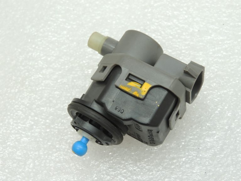 Nissan Qashqai J10 ksenona lukturu servomotors LWR 26056AU300
