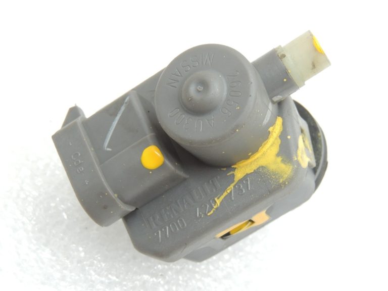 Nissan Qashqai J10 ksenona lukturu servomotors LWR 26056AU300