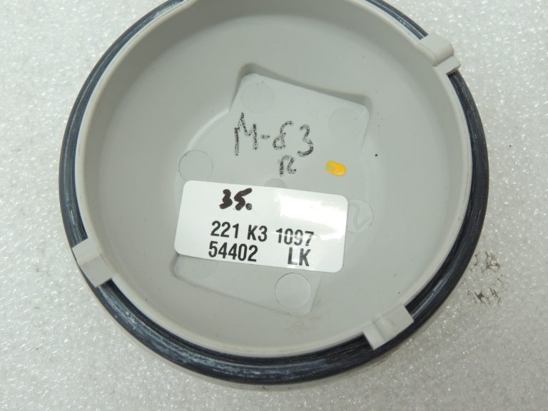 Mazda CX7 ksenona priekšējo lukturu pārsegs pa labi F152510B1